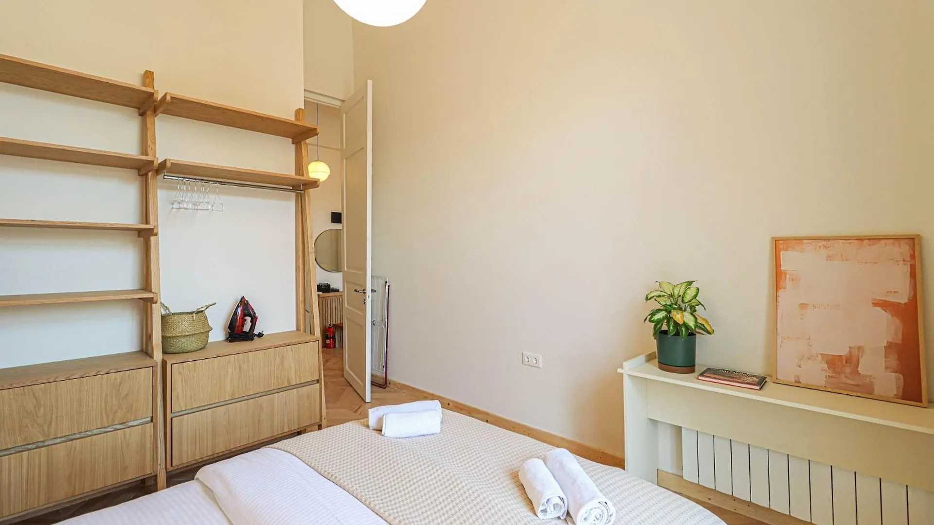 アパート 2Br Central Stylish Apt In Tbilisi - By Wehost