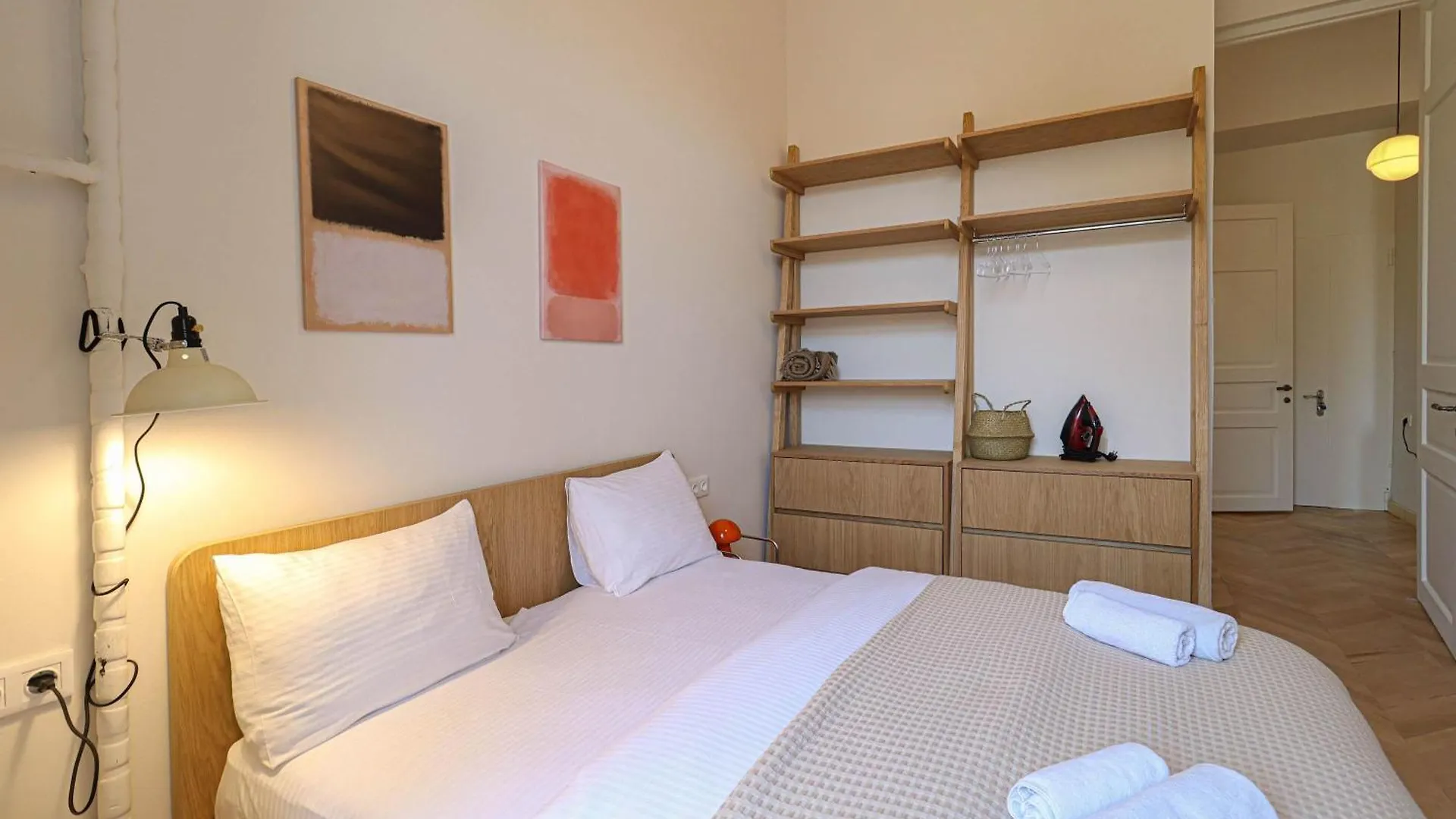 アパート 2Br Central Stylish Apt In Tbilisi - By Wehost グルジア