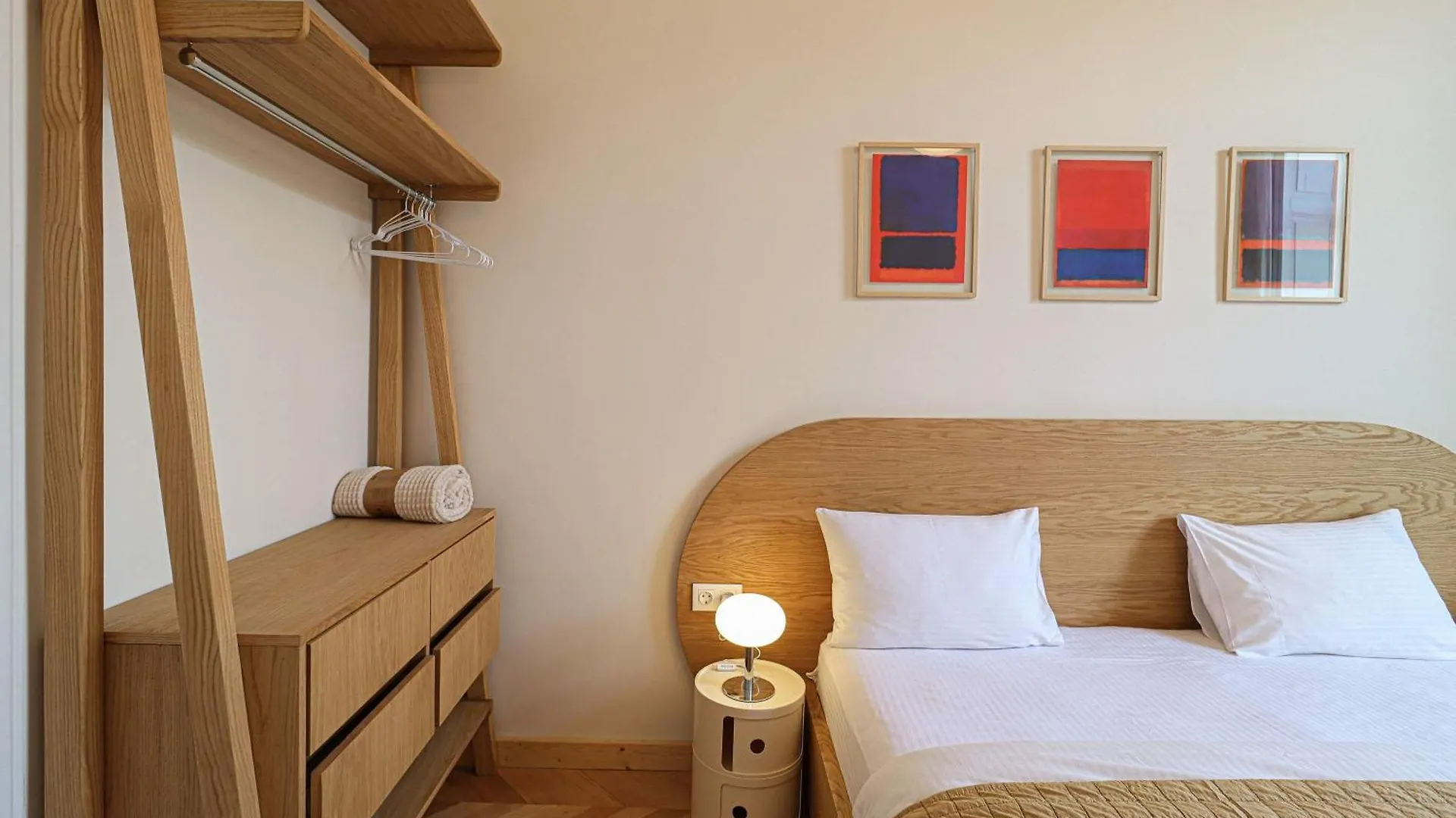 2Br Central Stylish Apt In Tbilisi - By Wehost 0*,