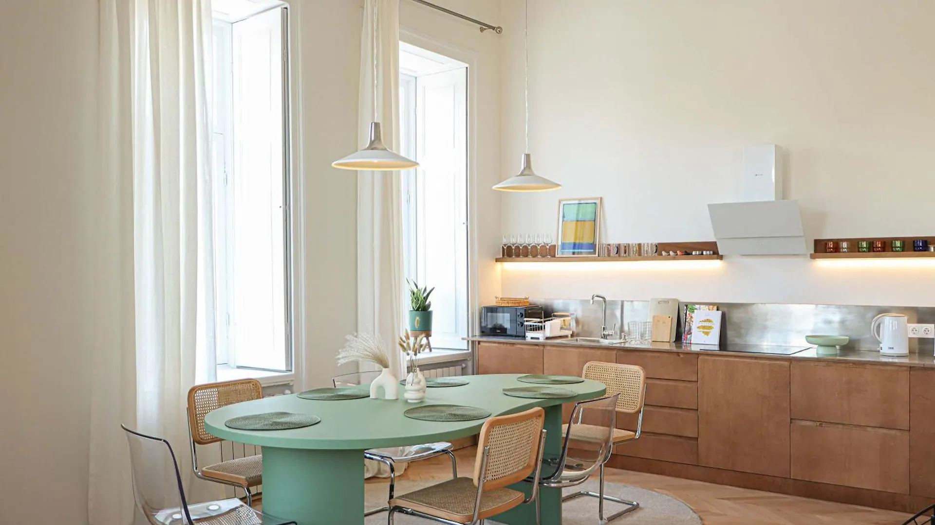 2Br Central Stylish Apt In Tbilisi - By Wehost 0*,