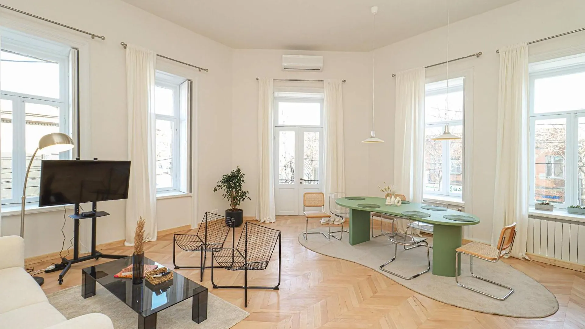 2Br Central Stylish Apt In Tbilisi - By Wehost 0*,  グルジア