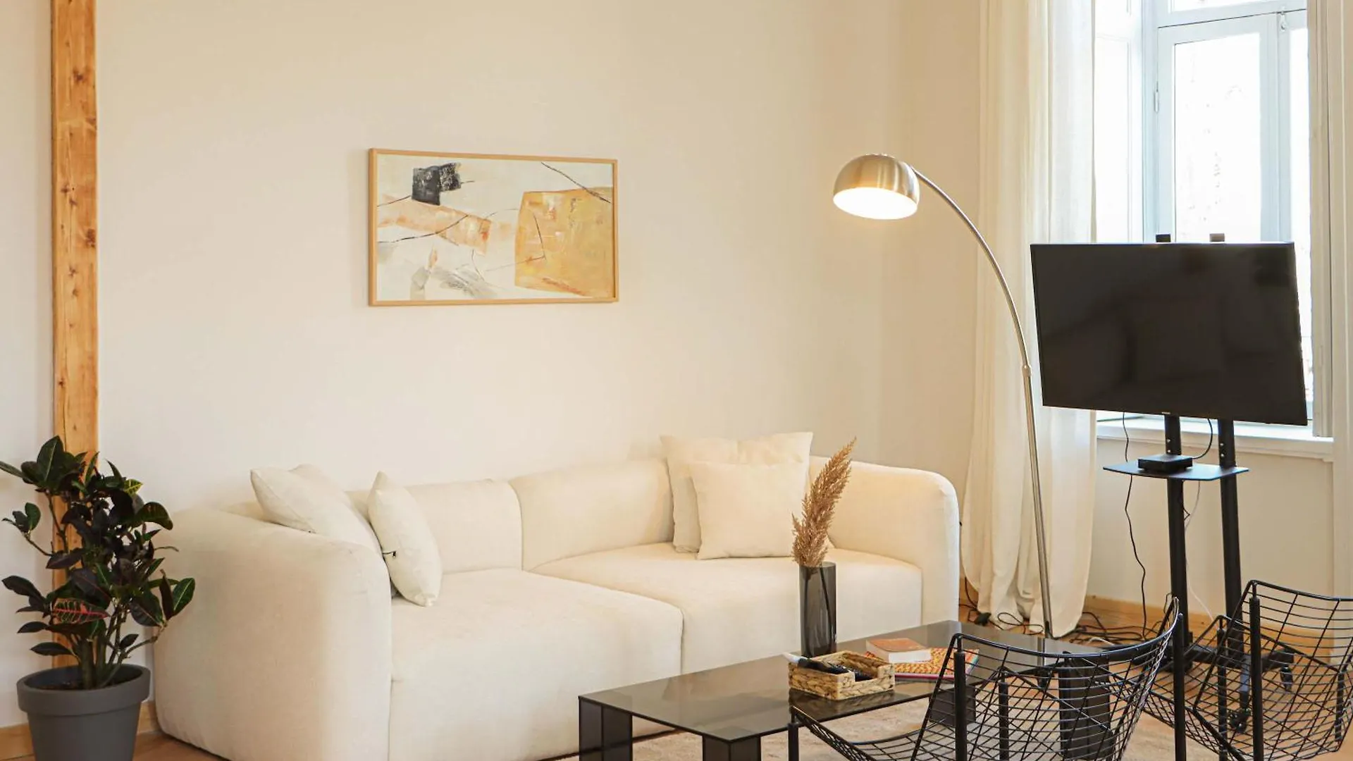 2Br Central Stylish Apt In Tbilisi - By Wehost アパート