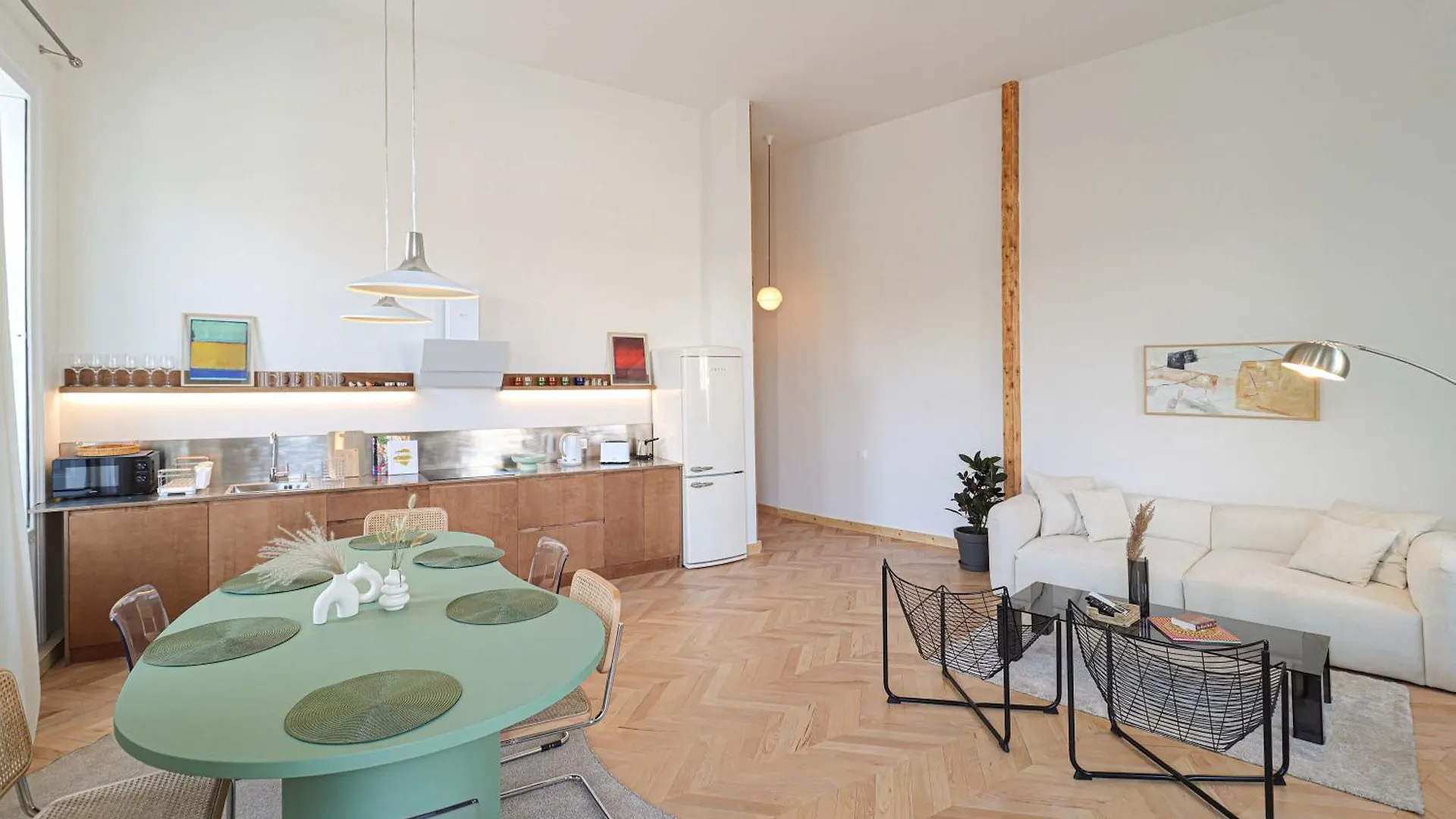 2Br Central Stylish Apt In Tbilisi - By Wehost アパート